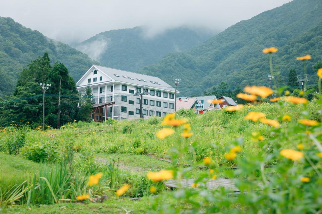 Tabist Condominium Hakuba Goryu Exterior photo
